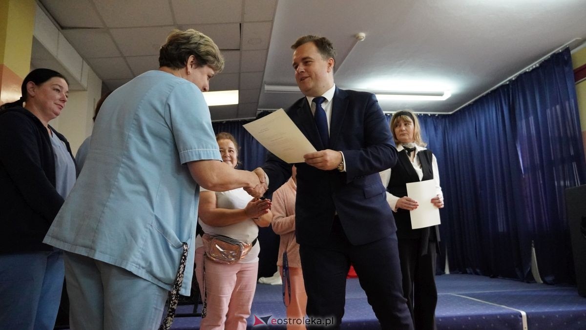 Dzień pracownika socjalnego w Ostrołęckim DPS [21.11.2025] - zdjęcie #46 - eOstroleka.pl
