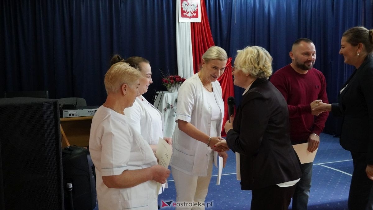 Dzień pracownika socjalnego w Ostrołęckim DPS [21.11.2025] - zdjęcie #31 - eOstroleka.pl