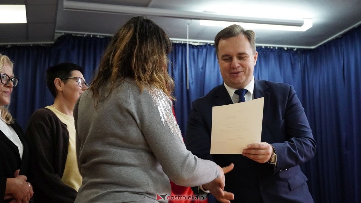 Dzień pracownika socjalnego w Ostrołęckim DPS [21.11.2025] - zdjęcie #13 - eOstroleka.pl