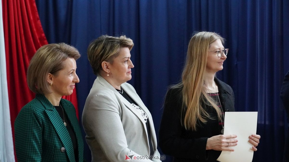 Dzień pracownika socjalnego w Ostrołęckim DPS [21.11.2025] - zdjęcie #8 - eOstroleka.pl