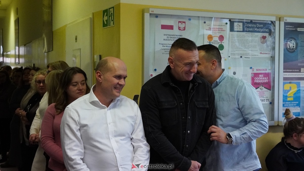 Dzień pracownika socjalnego w MOPR w Ostrołęce [21.11.2025] - zdjęcie #44 - eOstroleka.pl