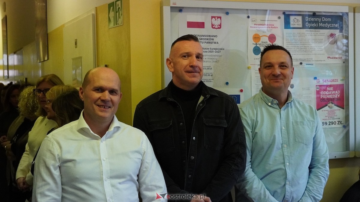 Dzień pracownika socjalnego w MOPR w Ostrołęce [21.11.2025] - zdjęcie #43 - eOstroleka.pl