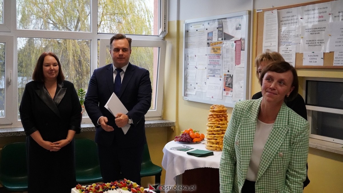 Dzień pracownika socjalnego w MOPR w Ostrołęce [21.11.2025] - zdjęcie #36 - eOstroleka.pl