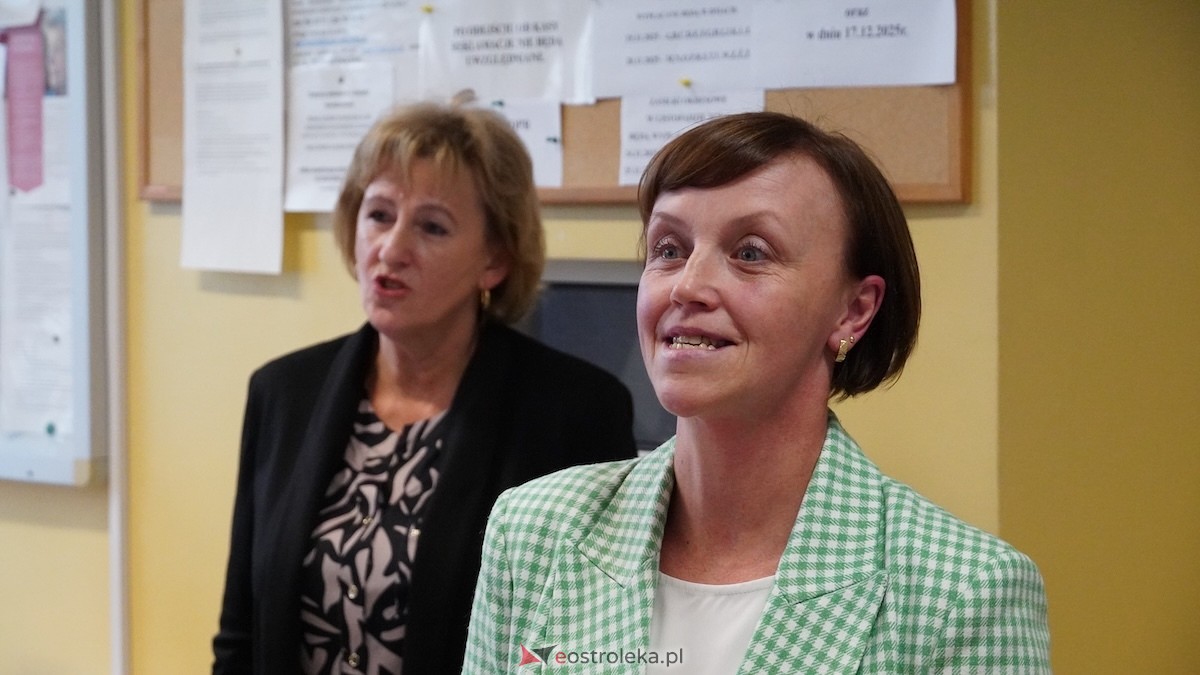 Dzień pracownika socjalnego w MOPR w Ostrołęce [21.11.2025] - zdjęcie #35 - eOstroleka.pl