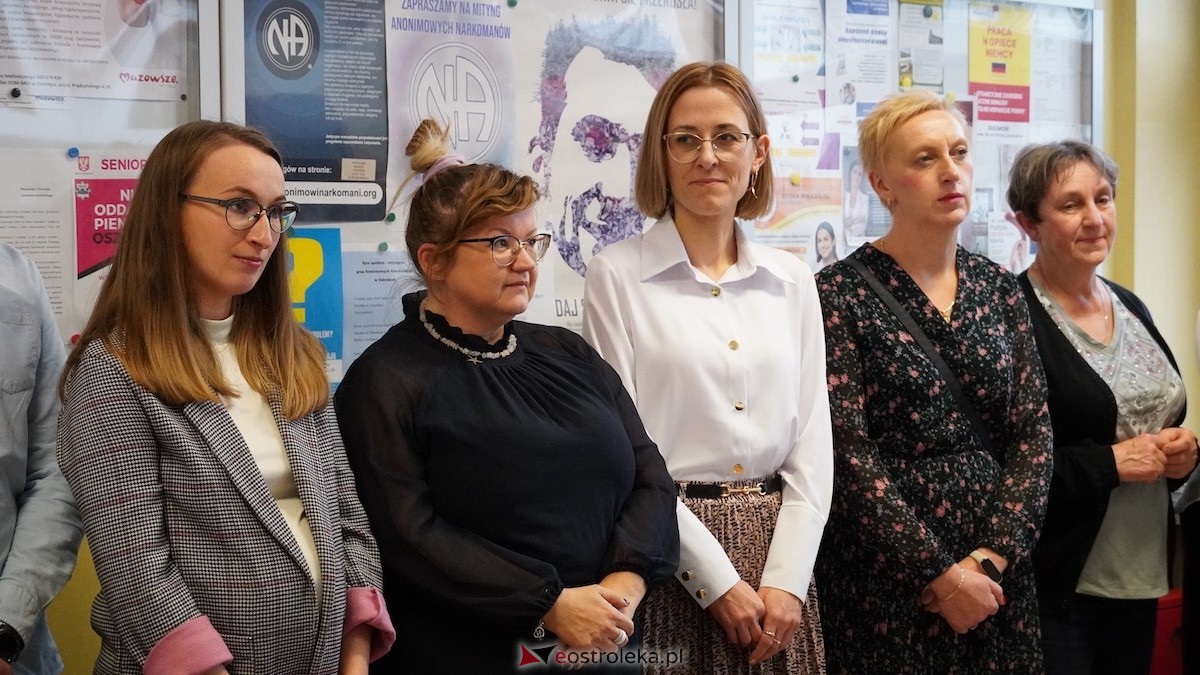 Dzień pracownika socjalnego w MOPR w Ostrołęce [21.11.2025] - zdjęcie #27 - eOstroleka.pl