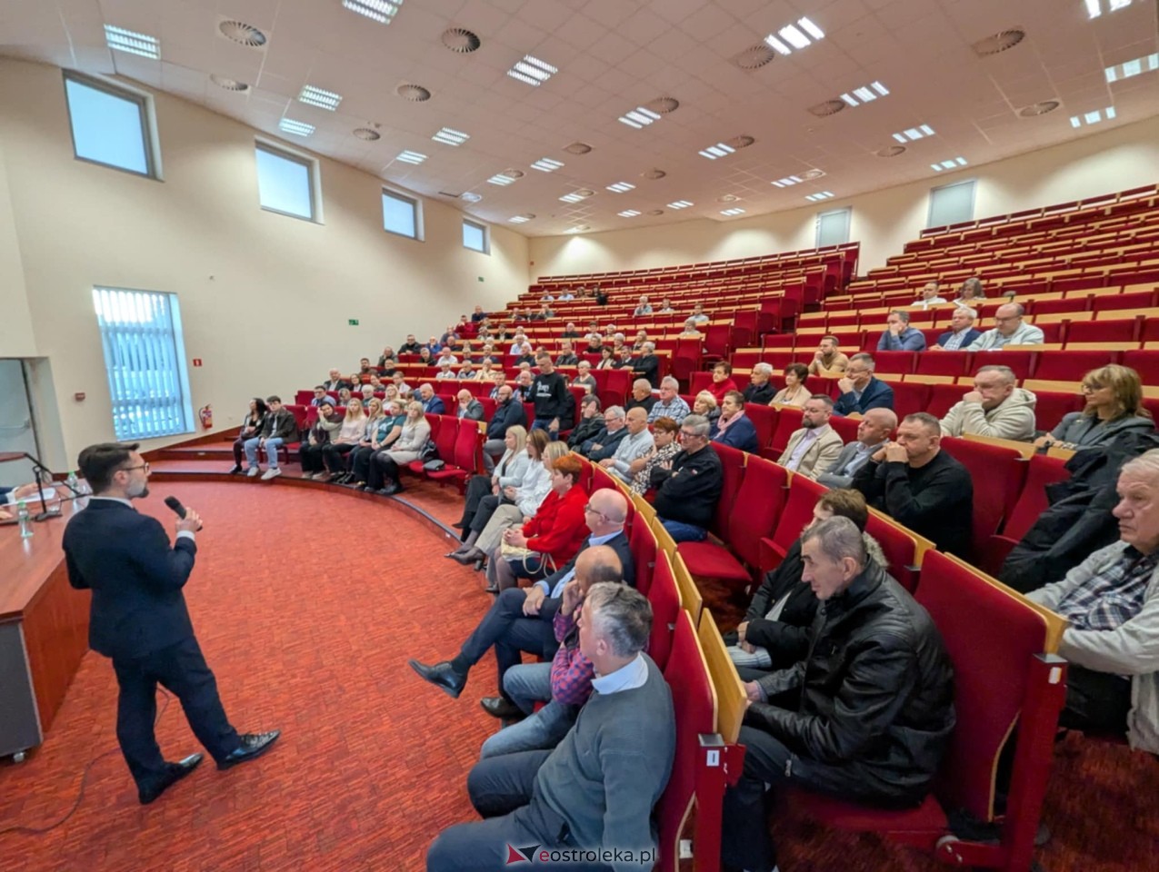 Spotkanie z posłem Radosławem Foglem [22.11.2025] - zdjęcie #83 - eOstroleka.pl