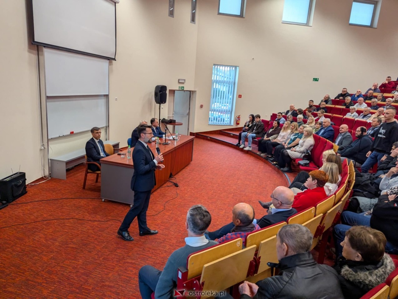 Spotkanie z posłem Radosławem Foglem [22.11.2025] - zdjęcie #81 - eOstroleka.pl