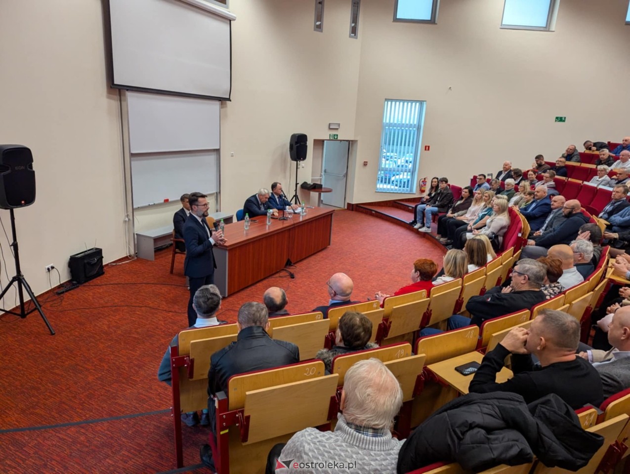 Spotkanie z posłem Radosławem Foglem [22.11.2025] - zdjęcie #80 - eOstroleka.pl