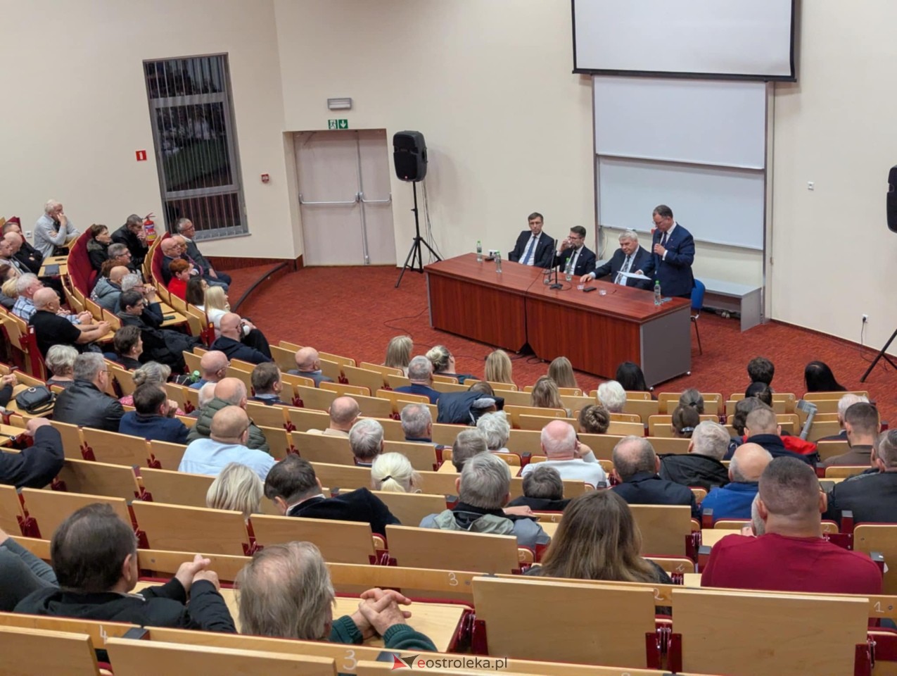 Spotkanie z posłem Radosławem Foglem [22.11.2025] - zdjęcie #79 - eOstroleka.pl