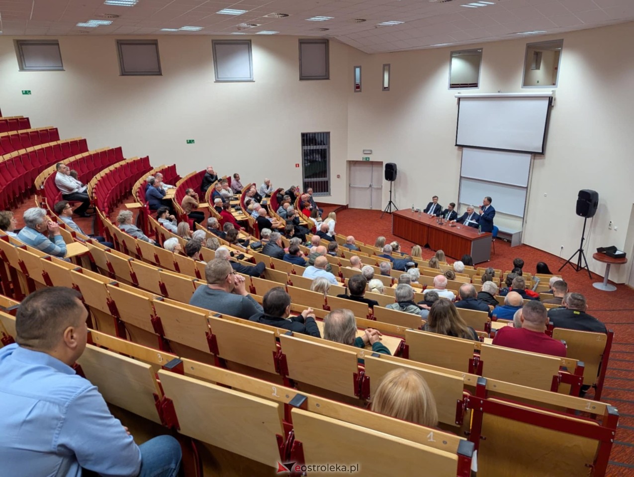 Spotkanie z posłem Radosławem Foglem [22.11.2025] - zdjęcie #77 - eOstroleka.pl