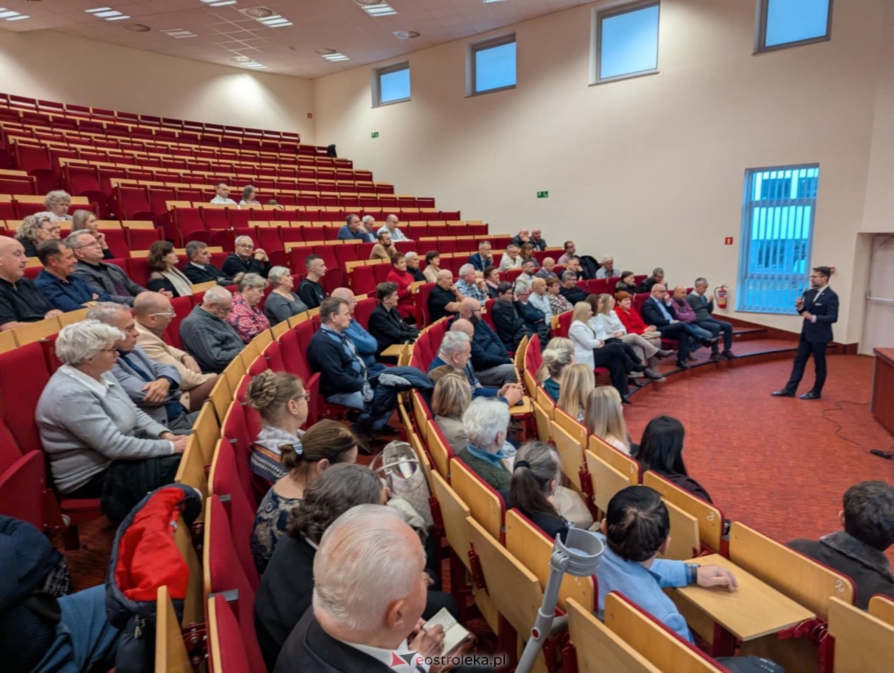 Spotkanie z posłem Radosławem Foglem [22.11.2025] - zdjęcie #72 - eOstroleka.pl
