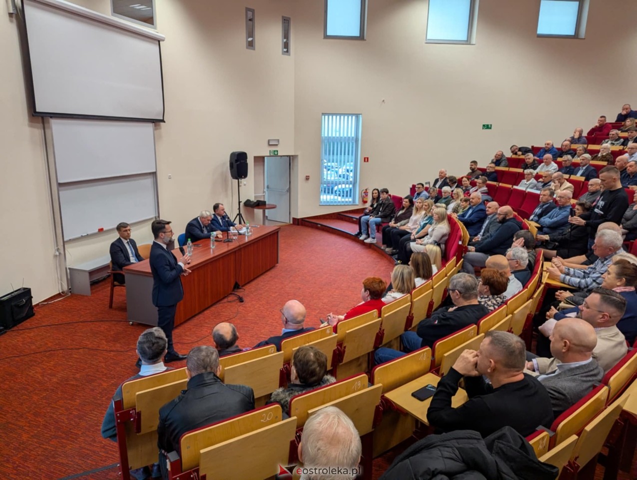 Spotkanie z posłem Radosławem Foglem [22.11.2025] - zdjęcie #66 - eOstroleka.pl