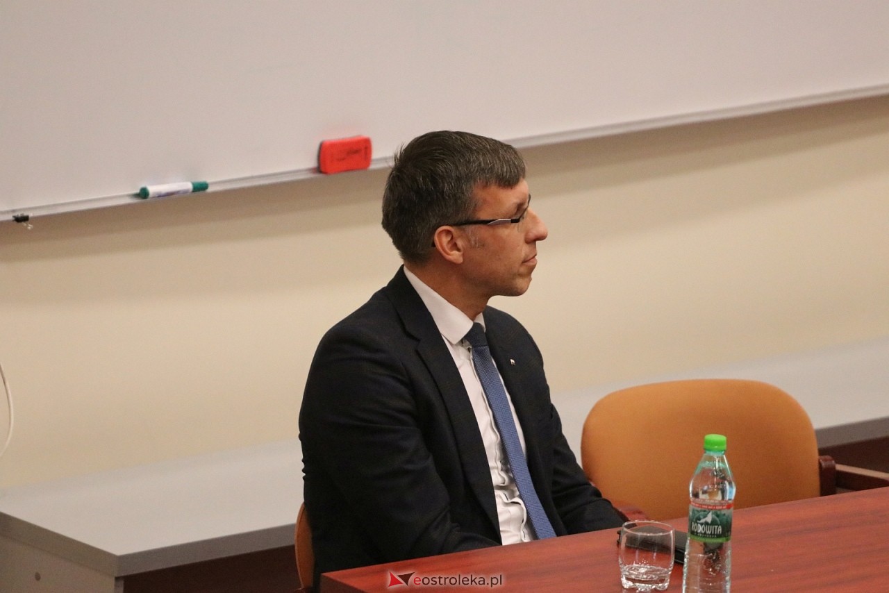 Spotkanie z posłem Radosławem Foglem [22.11.2025] - zdjęcie #63 - eOstroleka.pl