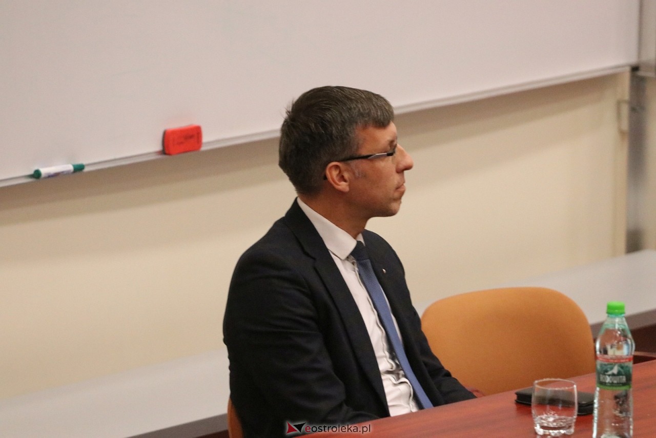 Spotkanie z posłem Radosławem Foglem [22.11.2025] - zdjęcie #50 - eOstroleka.pl