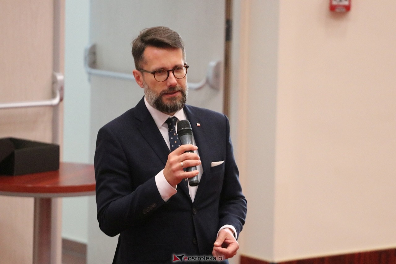 Spotkanie z posłem Radosławem Foglem [22.11.2025] - zdjęcie #49 - eOstroleka.pl