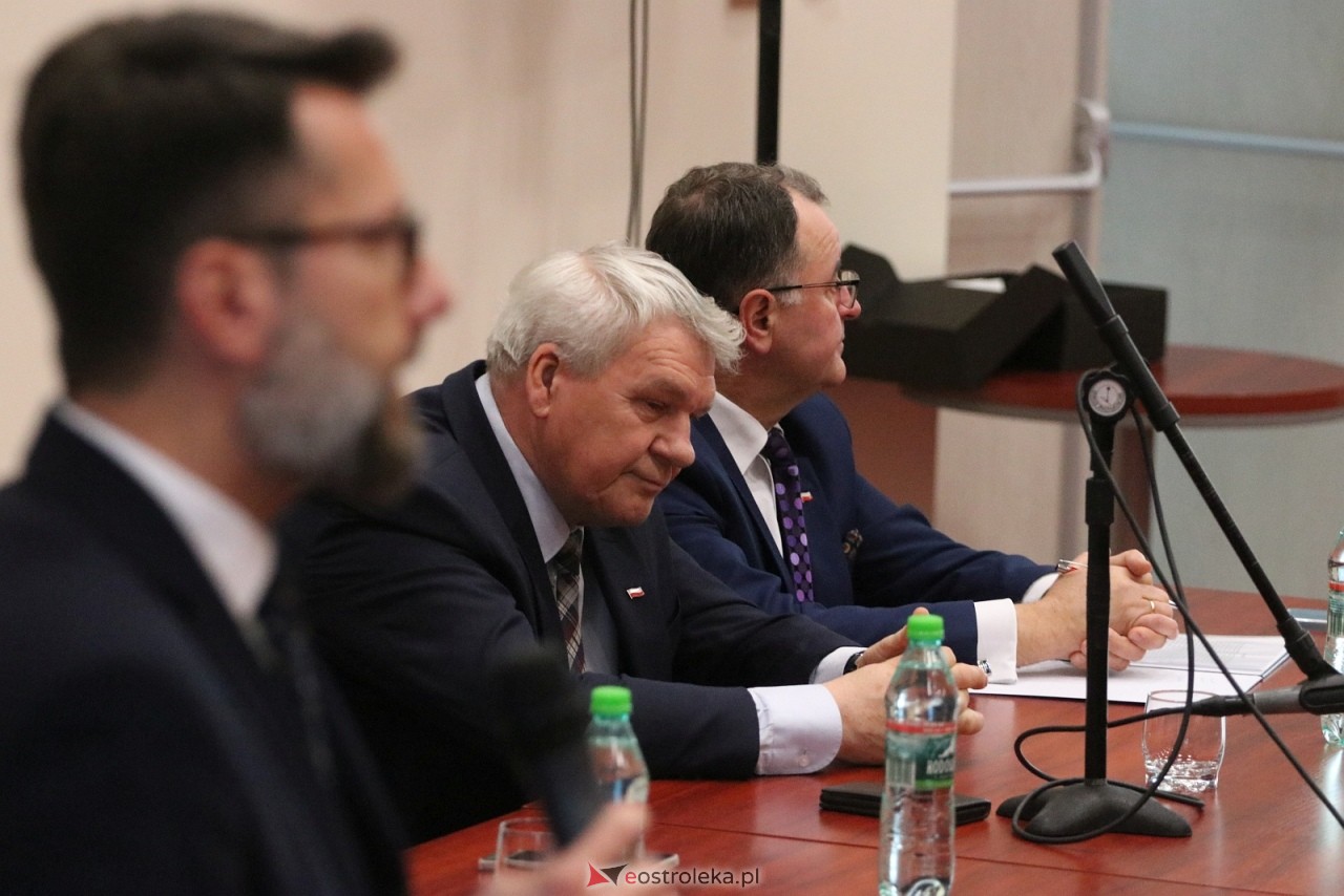 Spotkanie z posłem Radosławem Foglem [22.11.2025] - zdjęcie #39 - eOstroleka.pl