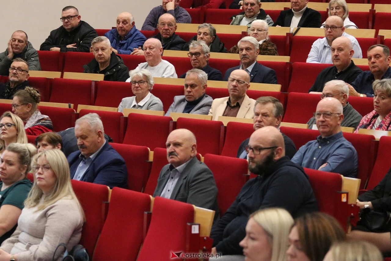 Spotkanie z posłem Radosławem Foglem [22.11.2025] - zdjęcie #37 - eOstroleka.pl