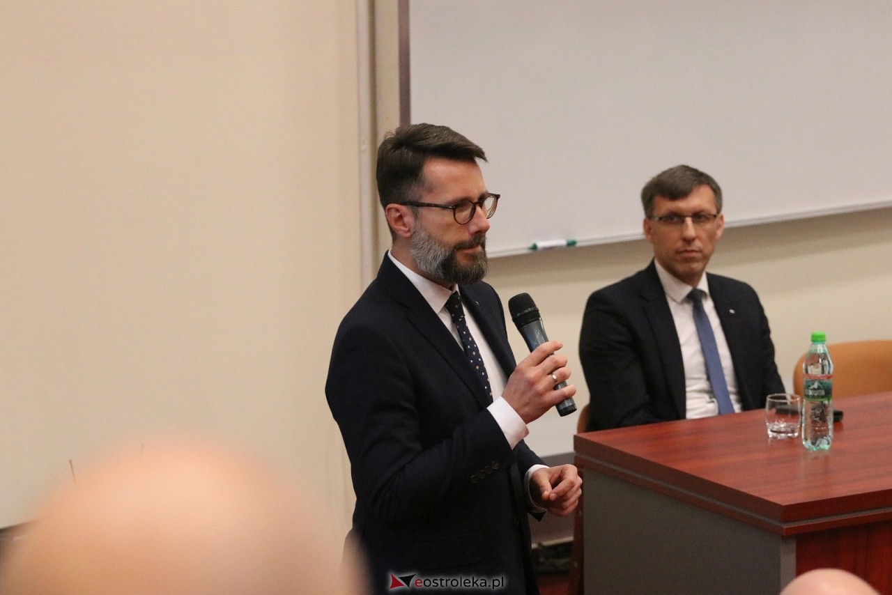 Spotkanie z posłem Radosławem Foglem [22.11.2025] - zdjęcie #35 - eOstroleka.pl