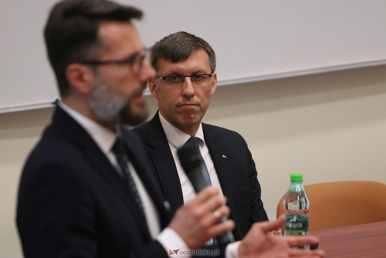 Spotkanie z posłem Radosławem Foglem [22.11.2025] - zdjęcie #34 - eOstroleka.pl