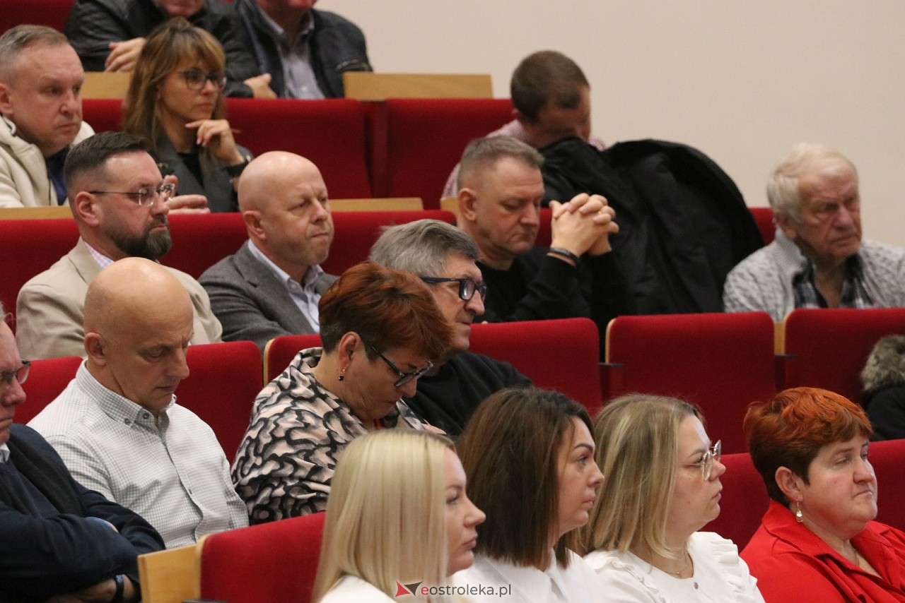 Spotkanie z posłem Radosławem Foglem [22.11.2025] - zdjęcie #23 - eOstroleka.pl