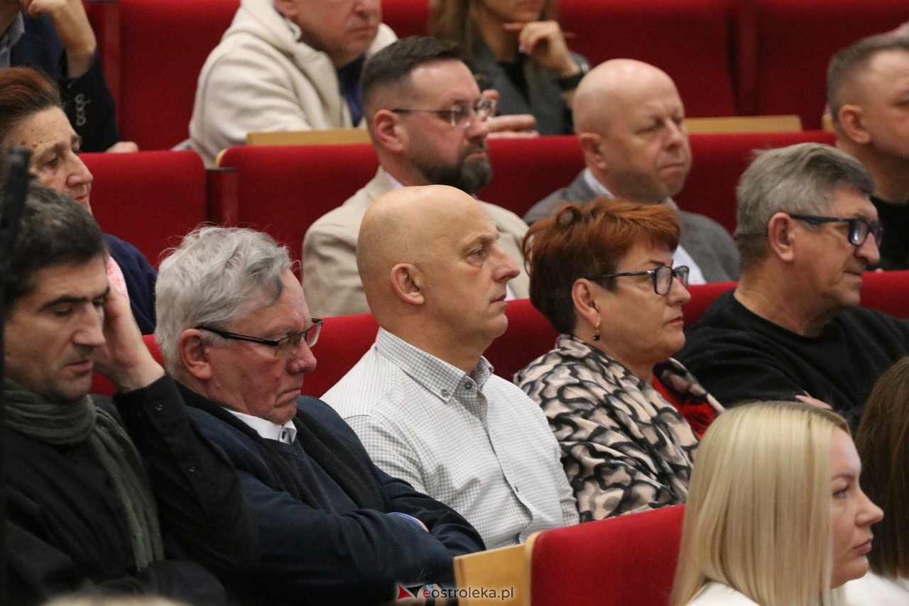 Spotkanie z posłem Radosławem Foglem [22.11.2025] - zdjęcie #22 - eOstroleka.pl