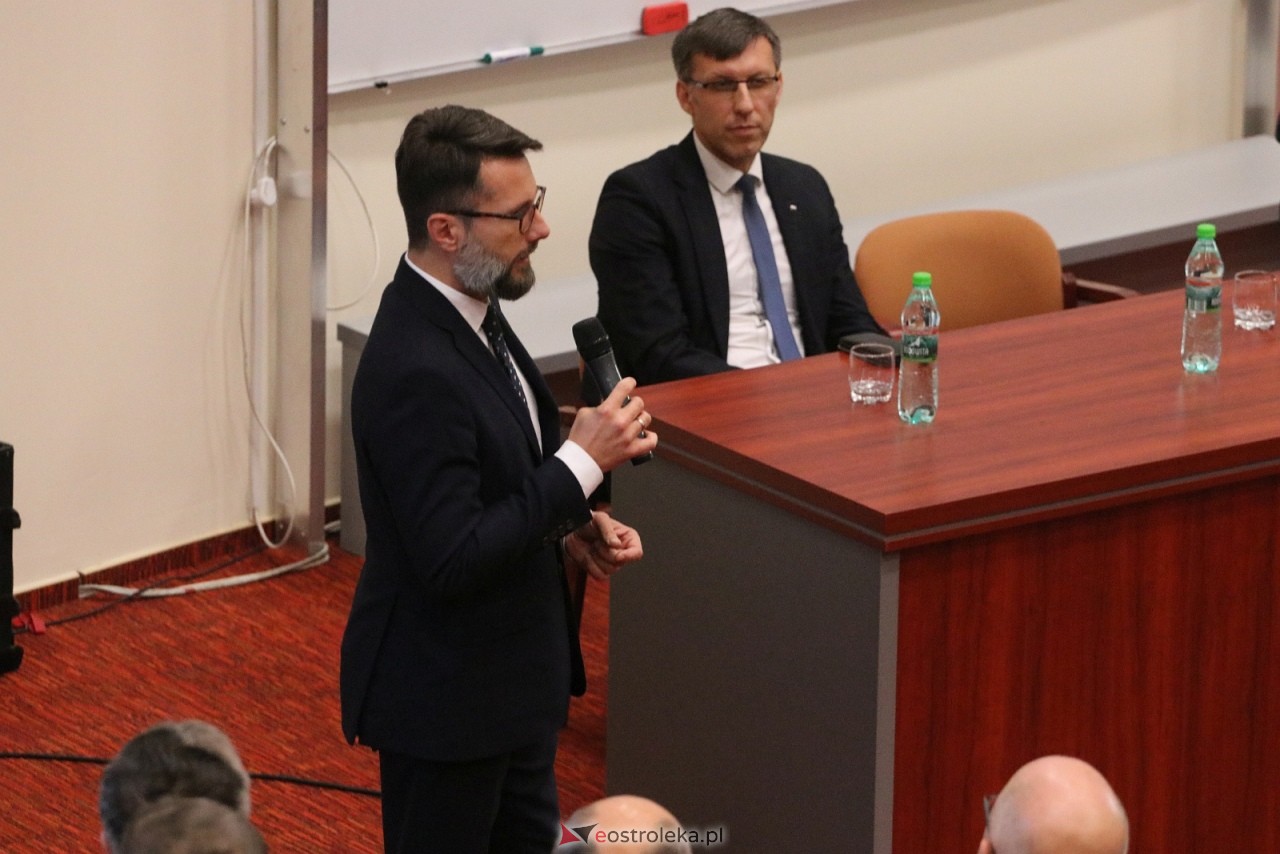 Spotkanie z posłem Radosławem Foglem [22.11.2025] - zdjęcie #17 - eOstroleka.pl