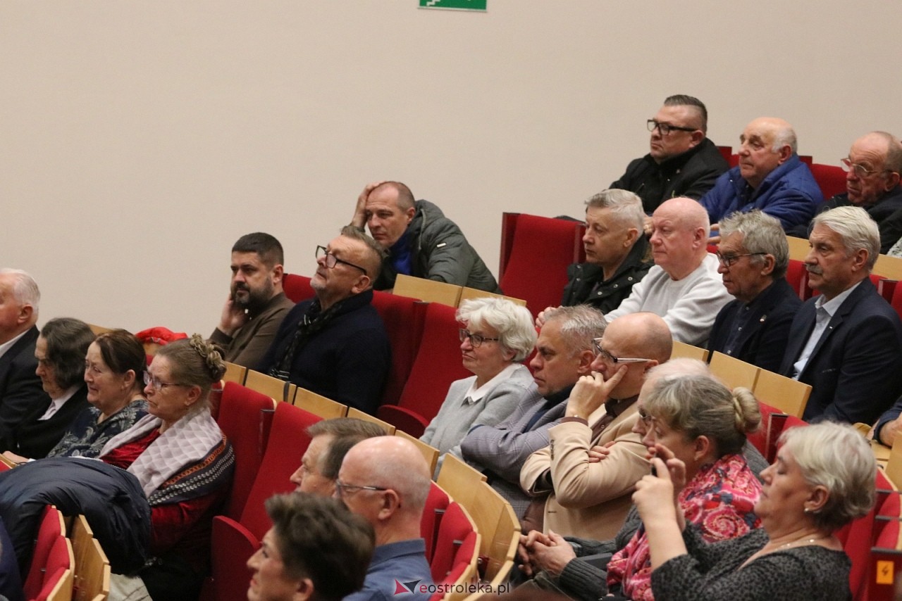 Spotkanie z posłem Radosławem Foglem [22.11.2025] - zdjęcie #12 - eOstroleka.pl