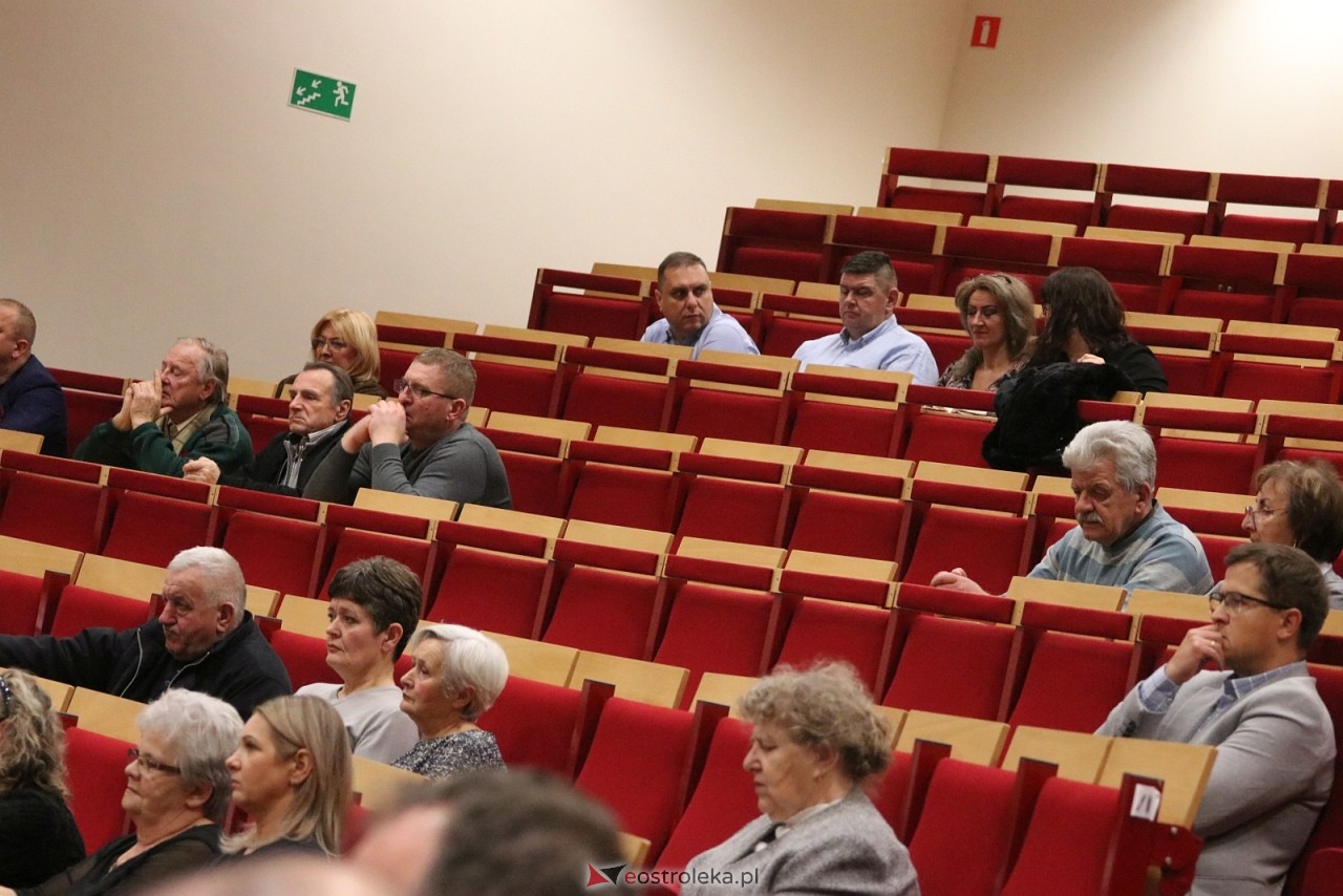 Spotkanie z posłem Radosławem Foglem [22.11.2025] - zdjęcie #10 - eOstroleka.pl