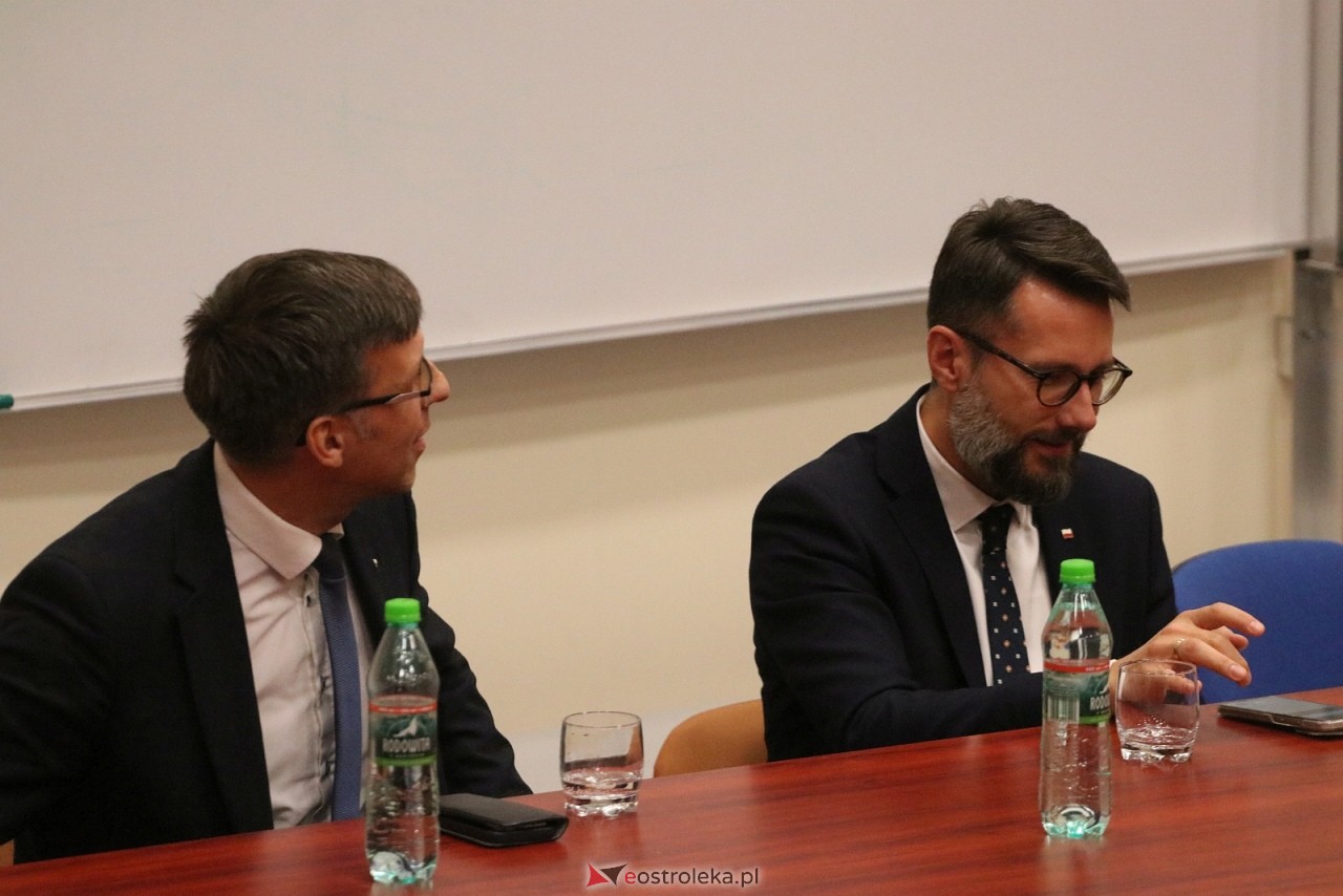 Spotkanie z posłem Radosławem Foglem [22.11.2025] - zdjęcie #5 - eOstroleka.pl