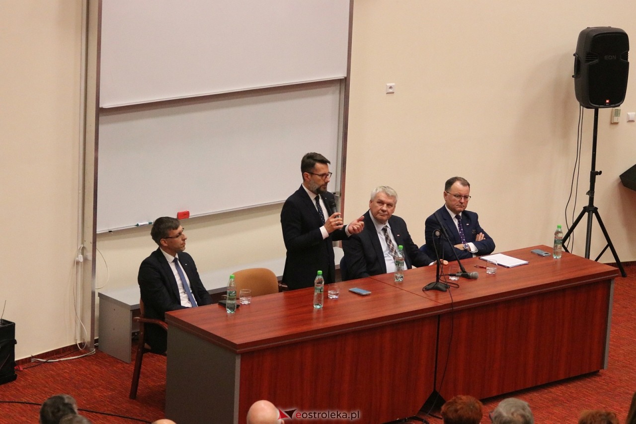 Spotkanie z posłem Radosławem Foglem [22.11.2025] - zdjęcie #3 - eOstroleka.pl