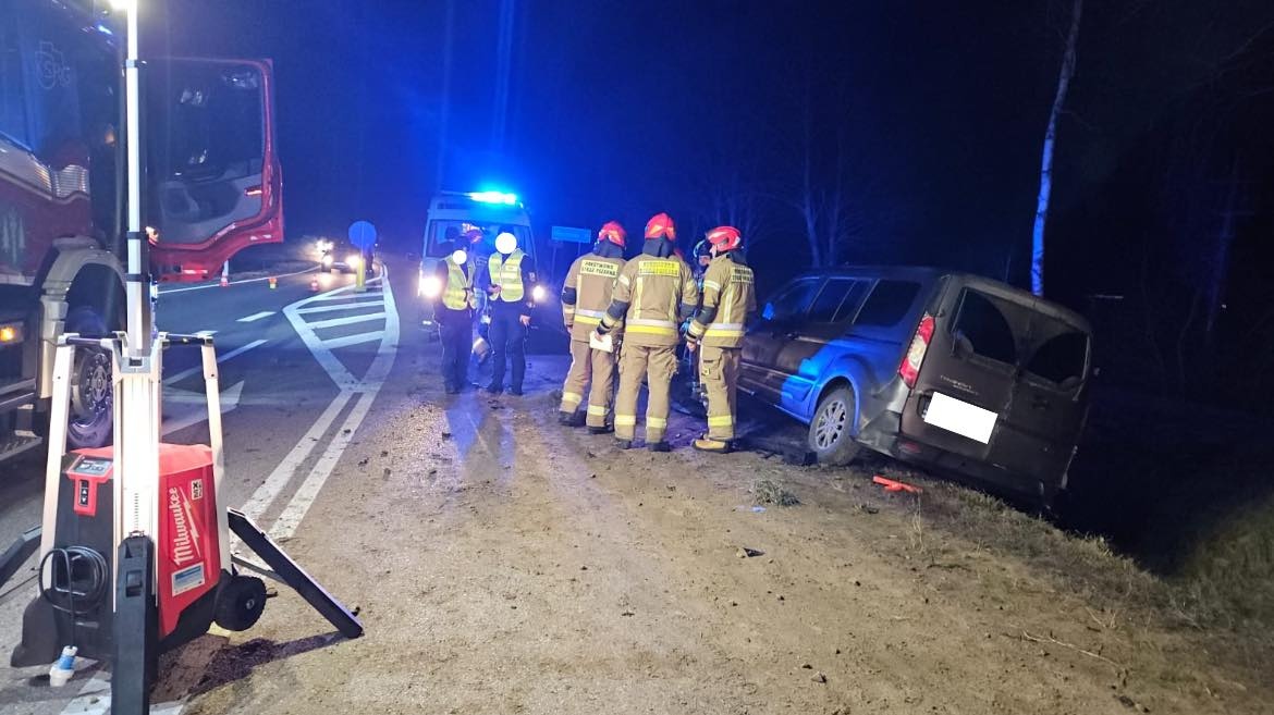 Wypadek w Dębach (gm. Łyse) [22.11.2025] - zdjęcie #4 - eOstroleka.pl