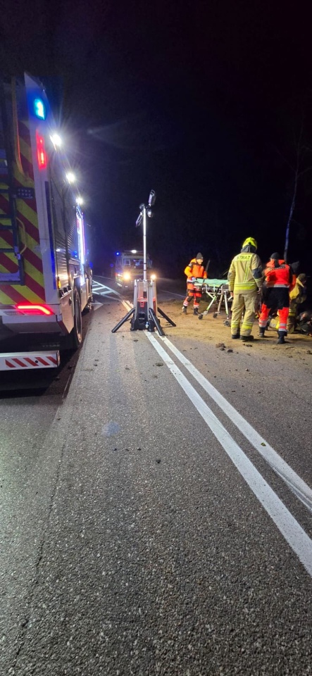 Wypadek w Dębach (gm. Łyse) [22.11.2025] - zdjęcie #3 - eOstroleka.pl