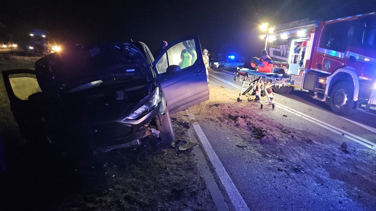 Wypadek w Dębach (gm. Łyse) [22.11.2025] - zdjęcie #2 - eOstroleka.pl