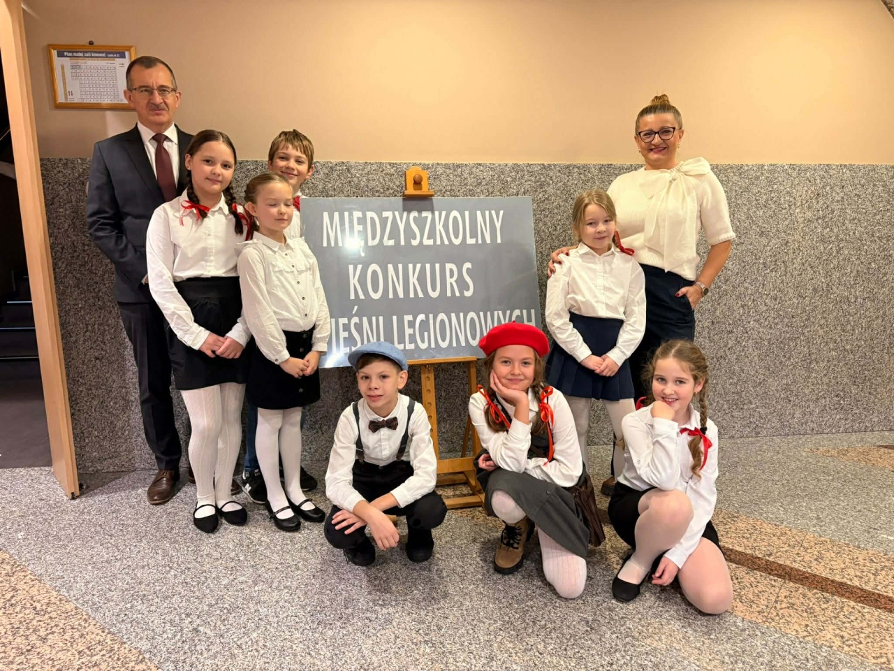 V Międzyszkolny Konkurs Pieśni Legionowych [20.11.2025] - zdjęcie #71 - eOstroleka.pl