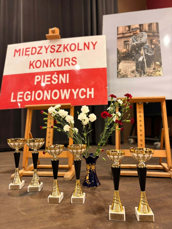 V Międzyszkolny Konkurs Pieśni Legionowych [20.11.2025] - zdjęcie #62 - eOstroleka.pl