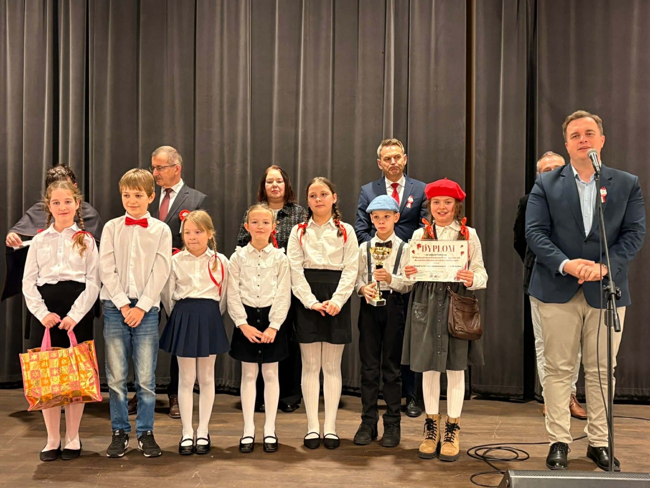 V Międzyszkolny Konkurs Pieśni Legionowych [20.11.2025] - zdjęcie #59 - eOstroleka.pl