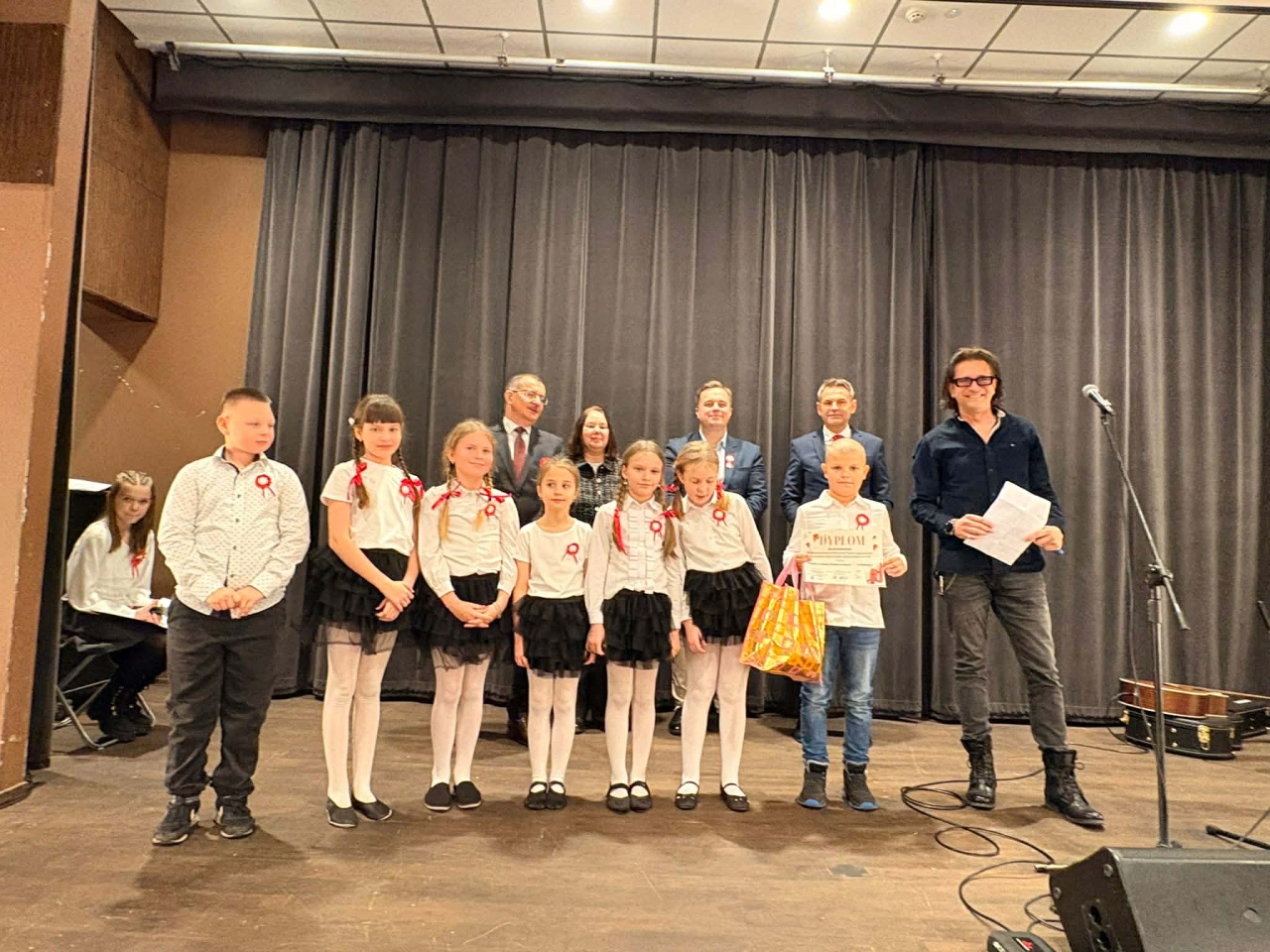 V Międzyszkolny Konkurs Pieśni Legionowych [20.11.2025] - zdjęcie #29 - eOstroleka.pl