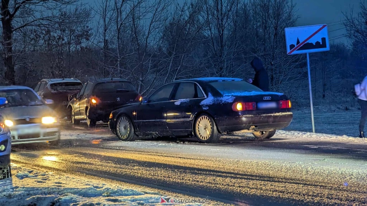Trudne warunki na drogach - kolizja w Rzekuniu [23.11.2025] - zdjęcie #13 - eOstroleka.pl