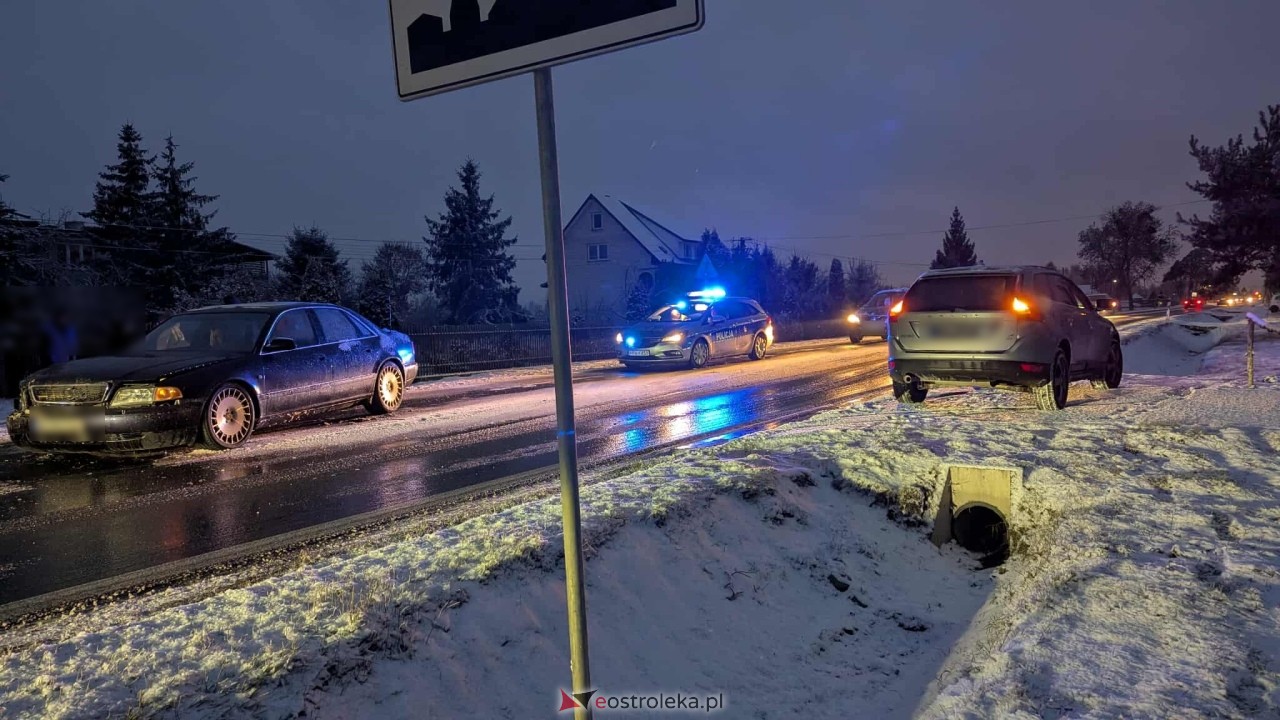 Trudne warunki na drogach - kolizja w Rzekuniu [23.11.2025] - zdjęcie #2 - eOstroleka.pl