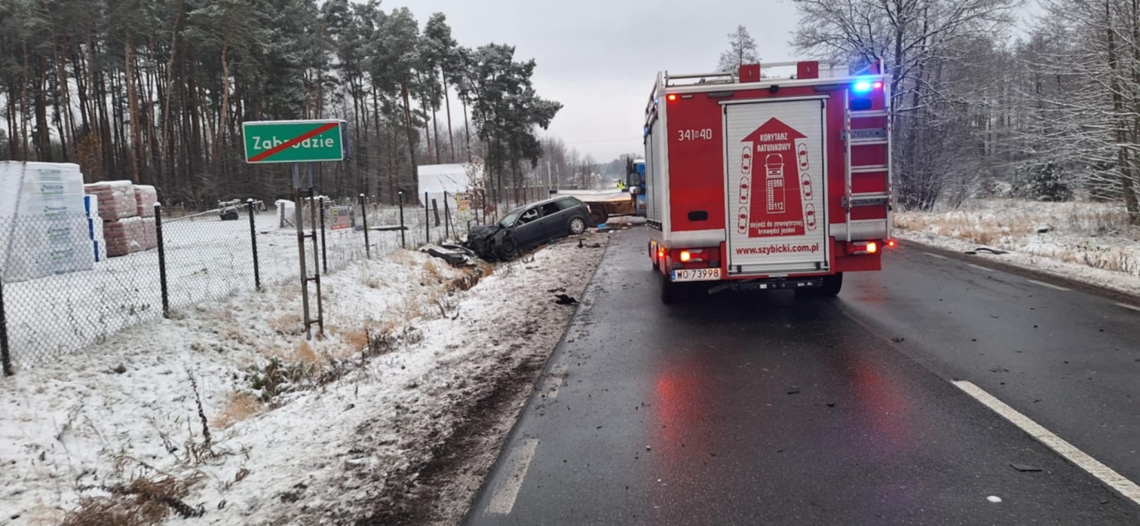 Wypadek w Zabrodziu na DK-53 [24.11.2025] - zdjęcie #10 - eOstroleka.pl