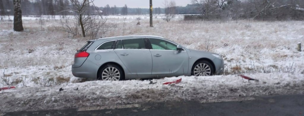 Wypadek w Zabrodziu na DK-53 [24.11.2025] - zdjęcie #5 - eOstroleka.pl