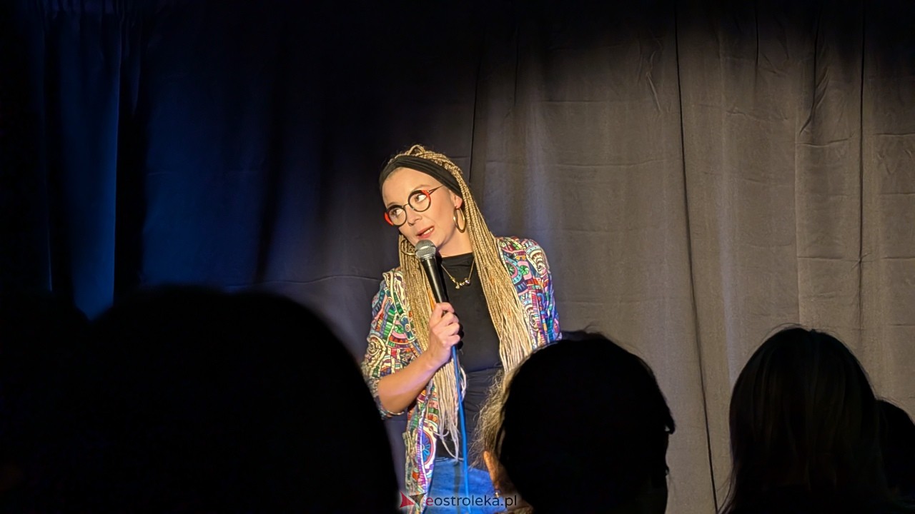 Rozbawiona Ostrołęka! Aleksandra Radomska rozgrzała publiczność w Łubudu! [23.11.2025] - zdjęcie #3 - eOstroleka.pl