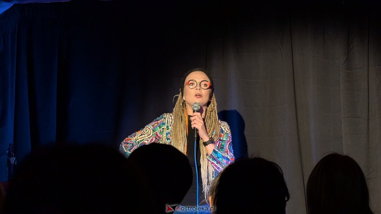 Rozbawiona Ostrołęka! Aleksandra Radomska rozgrzała publiczność w Łubudu! [23.11.2025] - zdjęcie #1 - eOstroleka.pl