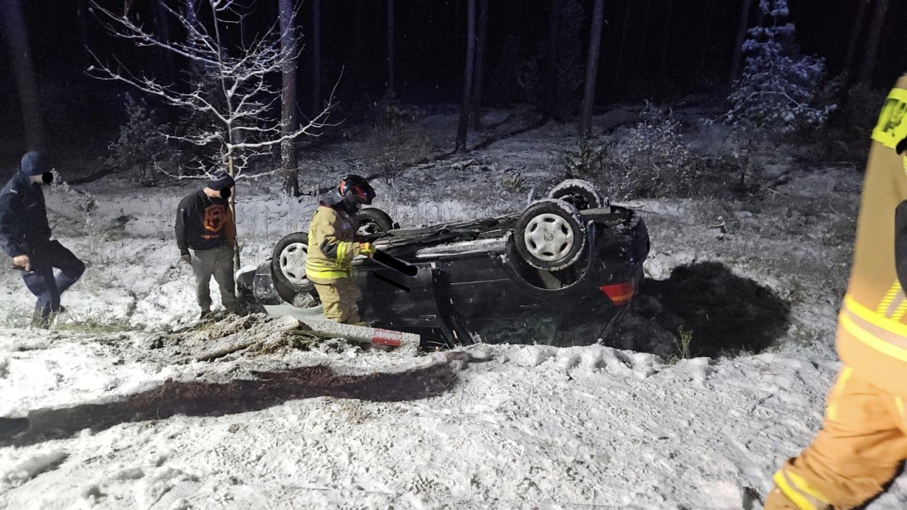 Wypadek w Serafinie [24.11.2025] - zdjęcie #5 - eOstroleka.pl