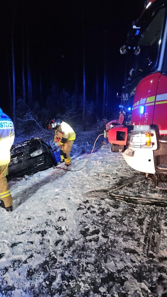 Wypadek w Serafinie [24.11.2025] - zdjęcie #4 - eOstroleka.pl