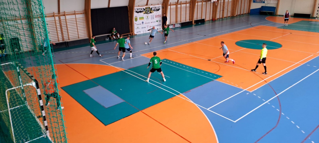 Oldboje rozgrzali Chudek! Zacięty turniej o puchar wójta rozstrzygnięty [22.11.2025] - zdjęcie #20 - eOstroleka.pl