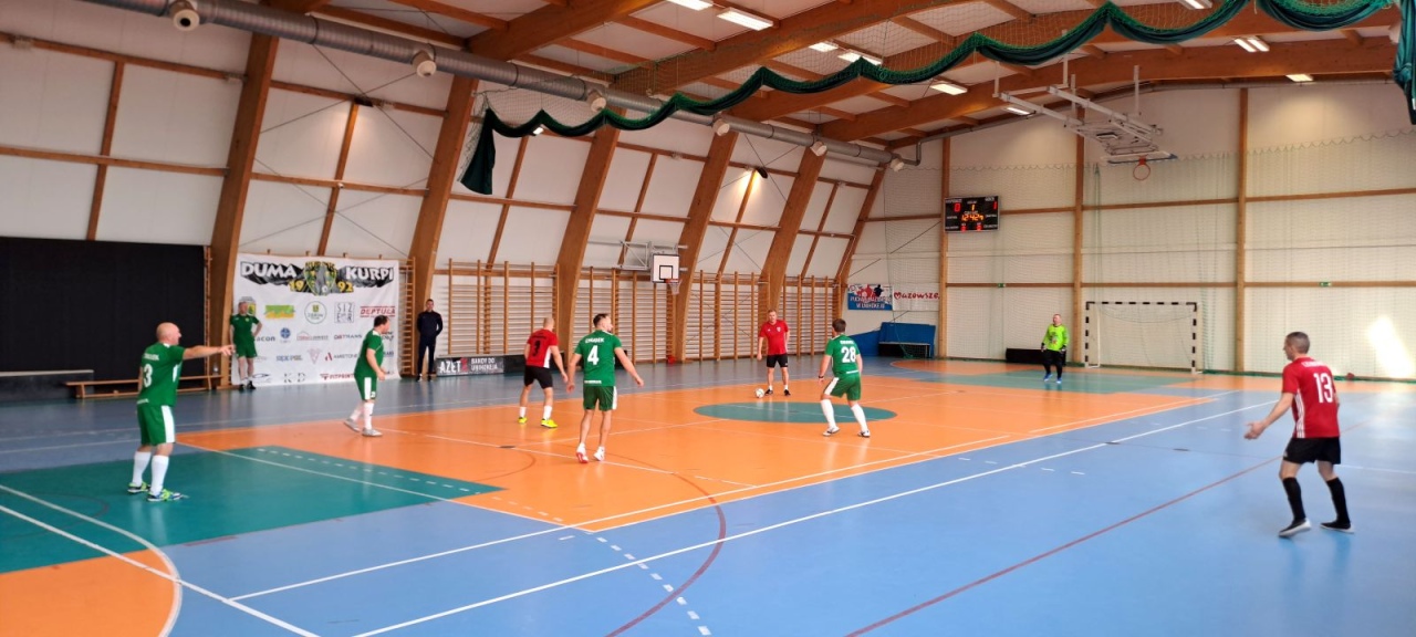 Oldboje rozgrzali Chudek! Zacięty turniej o puchar wójta rozstrzygnięty [22.11.2025] - zdjęcie #19 - eOstroleka.pl