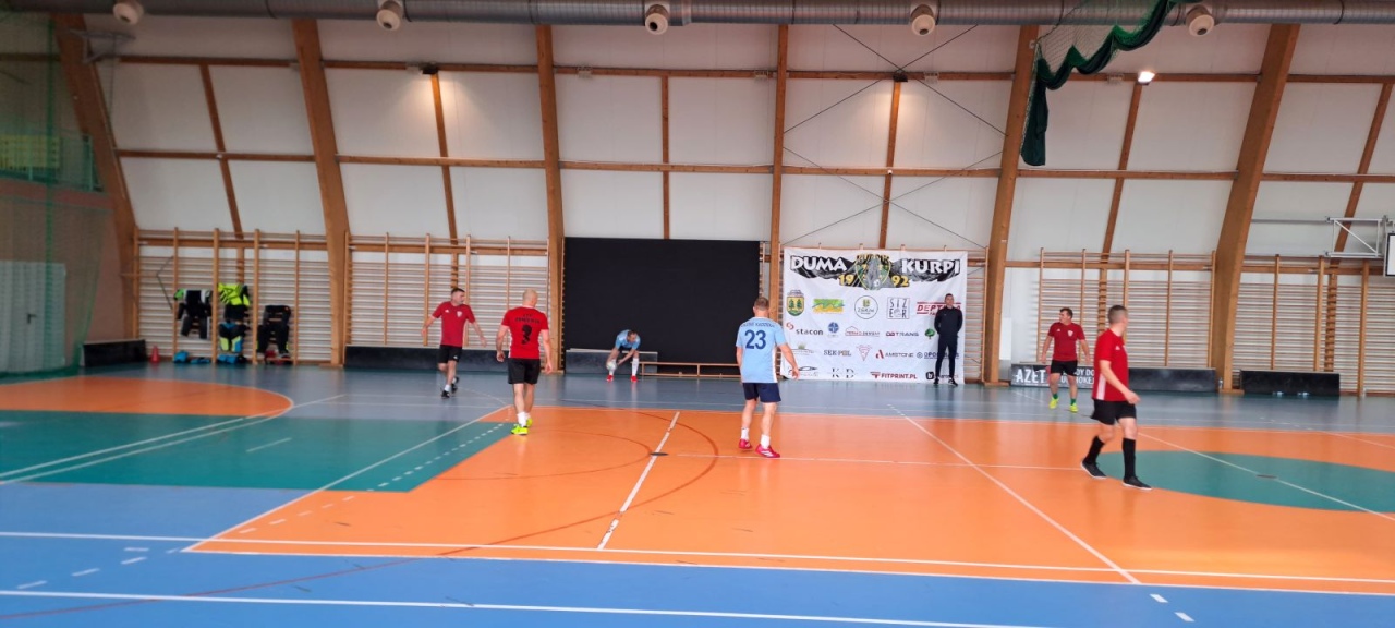 Oldboje rozgrzali Chudek! Zacięty turniej o puchar wójta rozstrzygnięty [22.11.2025] - zdjęcie #18 - eOstroleka.pl