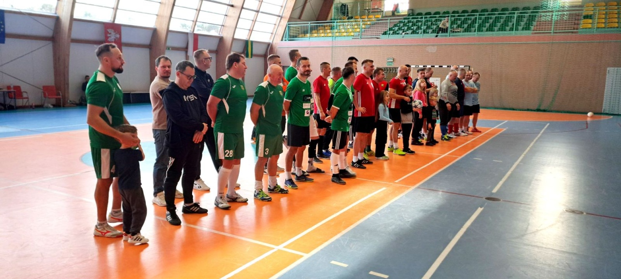 Oldboje rozgrzali Chudek! Zacięty turniej o puchar wójta rozstrzygnięty [22.11.2025] - zdjęcie #11 - eOstroleka.pl