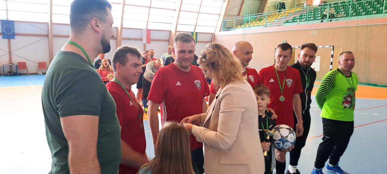 Oldboje rozgrzali Chudek! Zacięty turniej o puchar wójta rozstrzygnięty [22.11.2025] - zdjęcie #5 - eOstroleka.pl